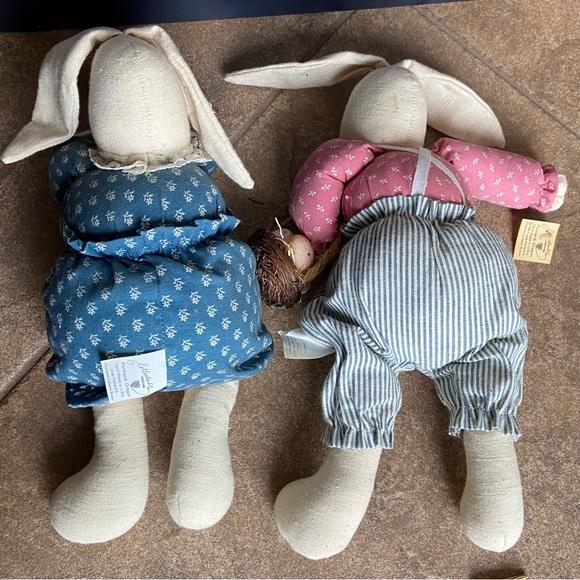 LIKE NEW W/ TAGS RARE VINTAGE - Hand Made Collectable Creation 1987 Rabbits - Picture 9 of 10